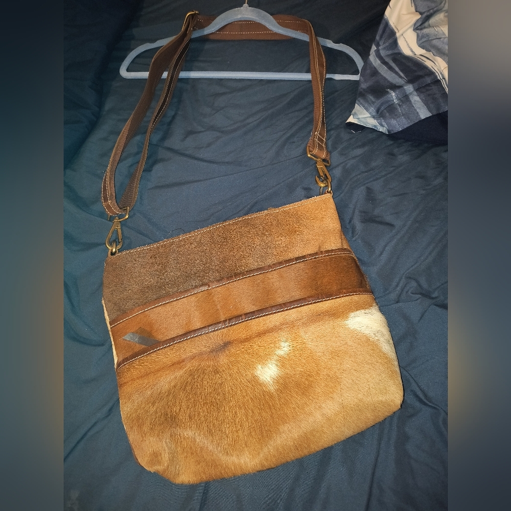 Cute nwot animal fur leather purse